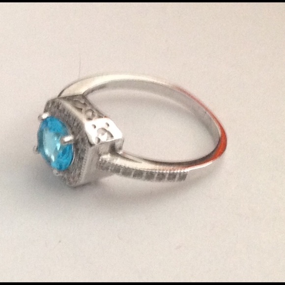 Light blue ring - Picture 2 of 2